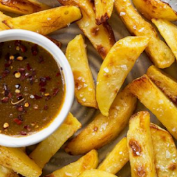 Black Bear Curry Fries (黑熊焗芝士日式咖喱薯條)