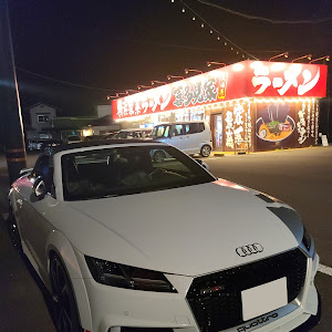 TT RS クーペ