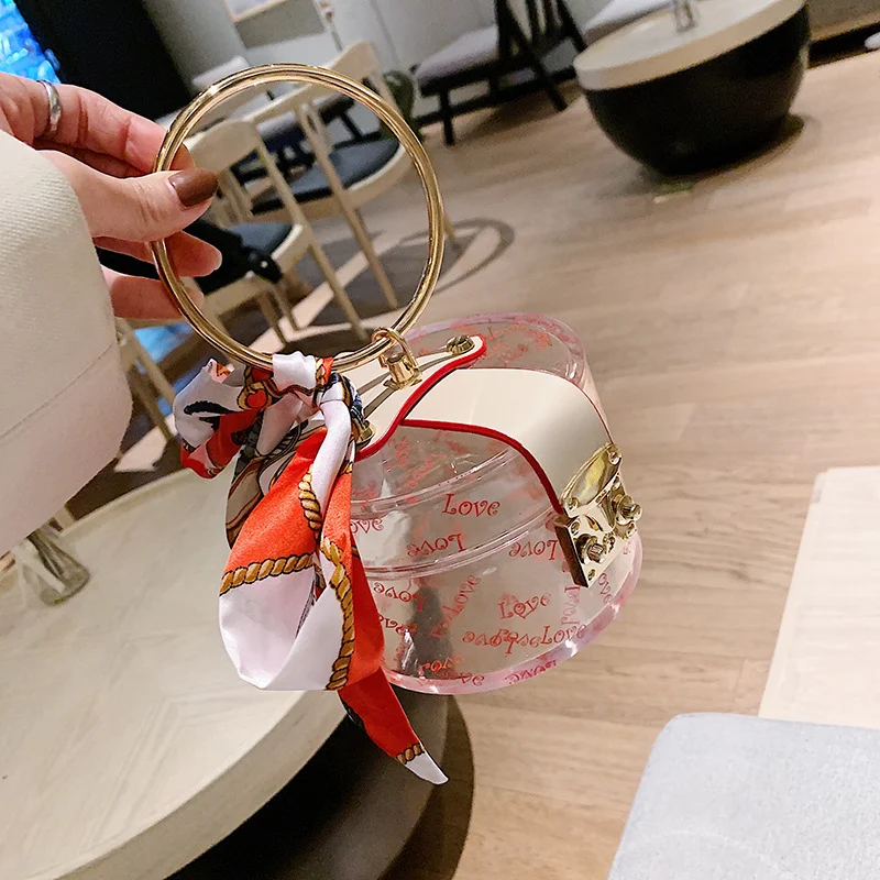 Bolsas de plástico transparentes versátiles para embalaje y almacenamiento. Ideales para proteger y exhibir tus productos con claridad y facilidad.