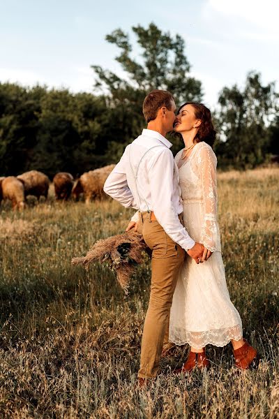 Fotógrafo de bodas Elizaveta Bondarenko (bonbonphoto). Foto del 3 de agosto 2020