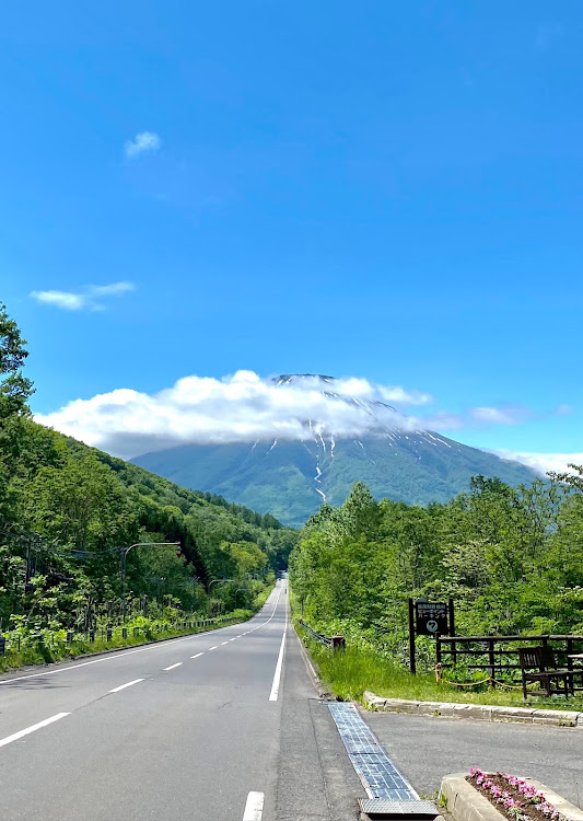 フーガの蝦夷富士＝羊蹄山と📷・ドライブ日和☀️・娘の誕生日旅行🚗💨・いつもイイね＆コメントありがとうございます🙇‍♀️🍀に関するカスタム事例の投稿画像2枚目
