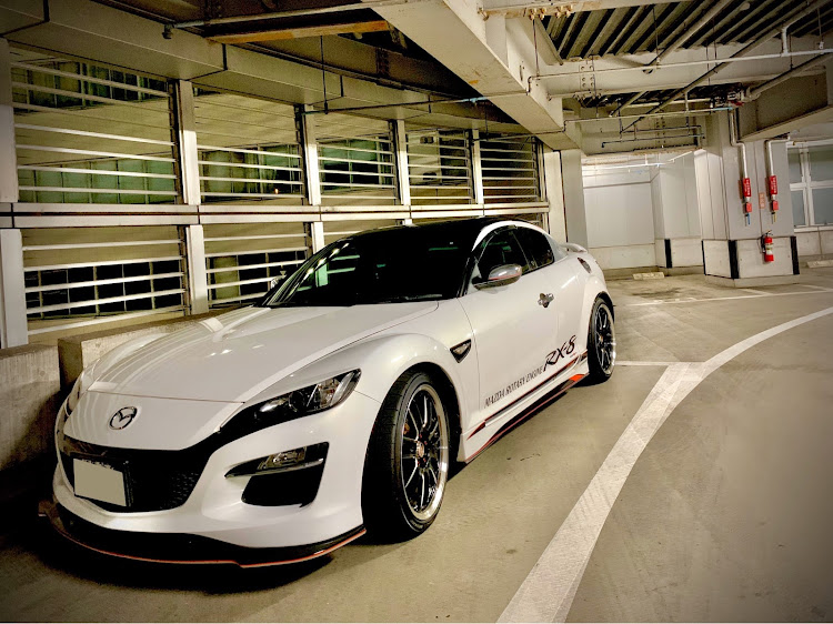 RX-8の投稿し直しです・立体駐車場にて・立体駐車場盛れるに関するカスタム事例の投稿画像1枚目
