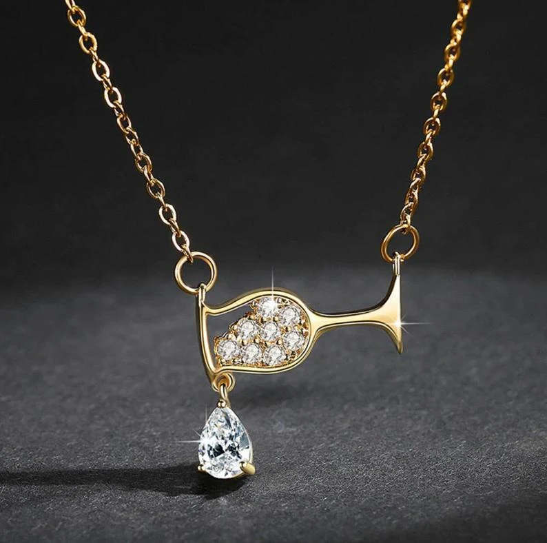 Title 4, Collier avec pendentif goutte de zircone verre ...