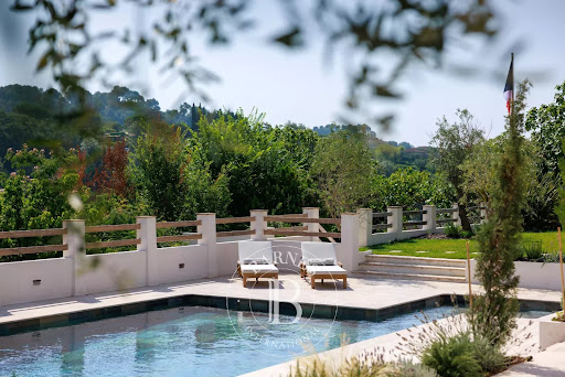 Villa with pool 5
