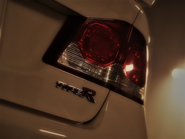 スカイライン GT-Rのシビック タイプR FD2・シビックタイプR EK9・シビック FK7・スカイラインGT-R BNR34・夜でも暑い😵に関するカスタム事例の投稿画像5枚目
