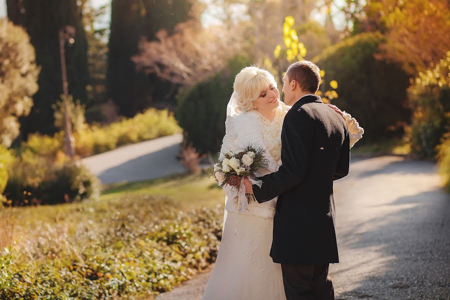 Fotografo di matrimoni Tatyana Tatarin (ozzzi). Foto del 30 marzo 2016