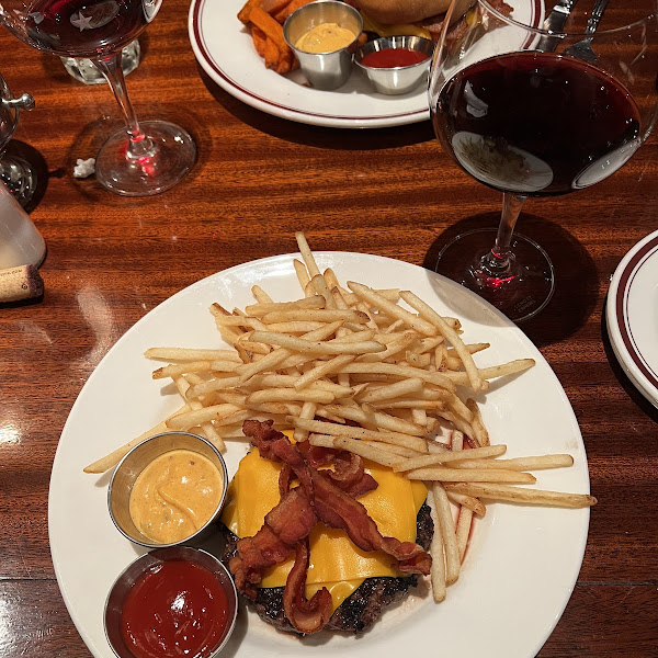 "Naked" bacon burger with fried