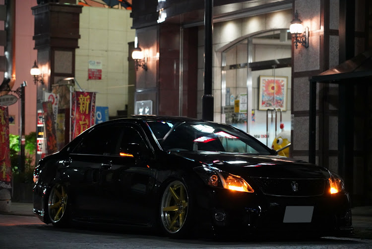 クラウンアスリートの取材車・D-studio・目指せPickUpCars・車熱氷河期・エアサスに関するカスタム事例の投稿画像1枚目