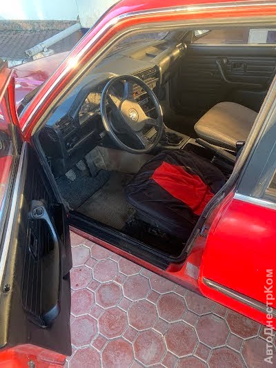 продам авто BMW 318 3er (E30) фото 4