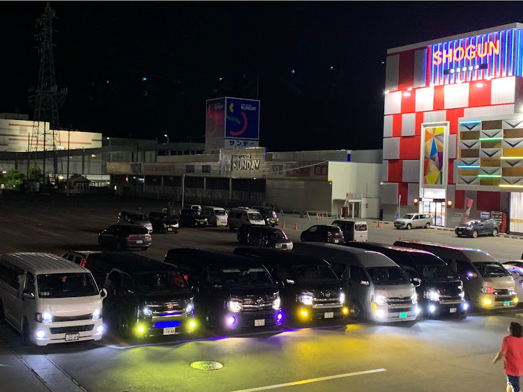 ハイエースのオフ会・個性派ぞろい・祭りのあとに関するカスタム事例の投稿画像5枚目