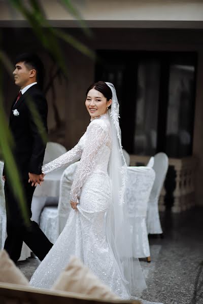 Fotógrafo de casamento Syymyk Apizov (phsyimyk). Foto de 16 de março