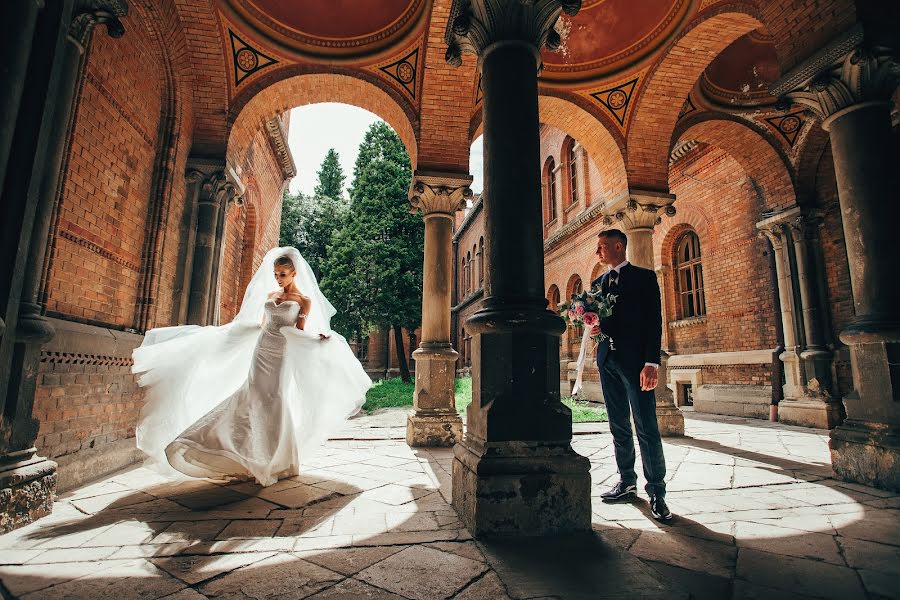 Fotógrafo de casamento Darina Zapesochnaya (zapesochnayad). Foto de 25 de maio 2017