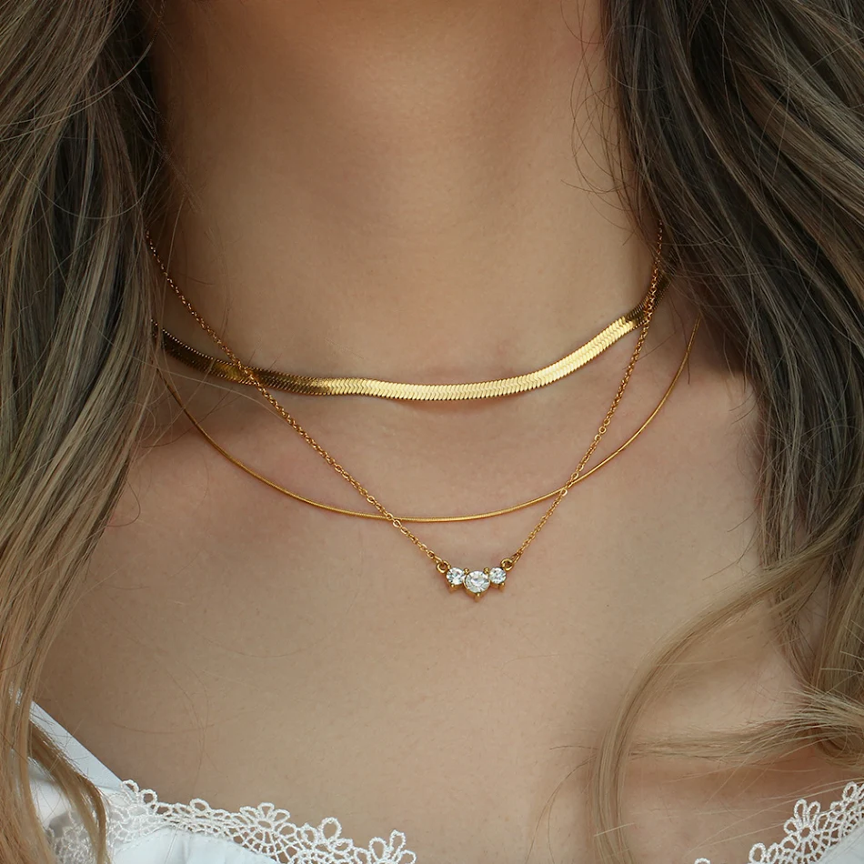 Jacqueline Diamond Ketting Een elegante ketting voor dames die houden van luxe. Perfect om elke outfit op te fleuren en een vleugje glamour toe te voegen.