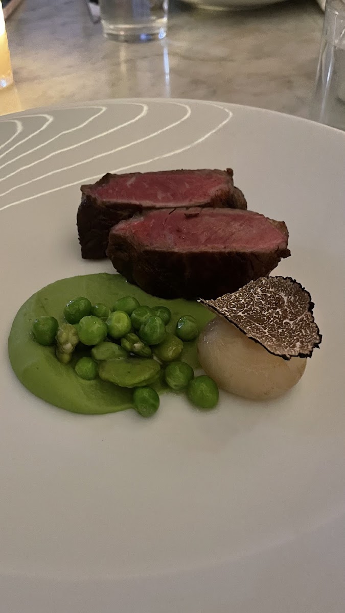 Beef with peas, onion and truffle