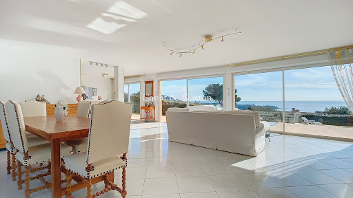 Villa avec piscine et jardin 4