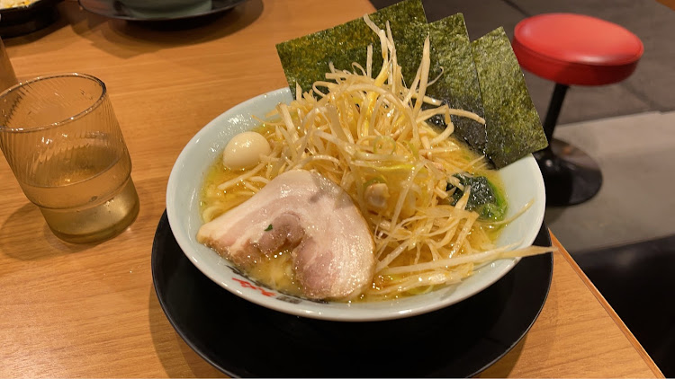 ハイエースバンの白箱&黒鯱合同オフ・清水港・ハイエース天国・クロスカンパニー・ハイドロに関するカスタム事例の投稿画像2枚目