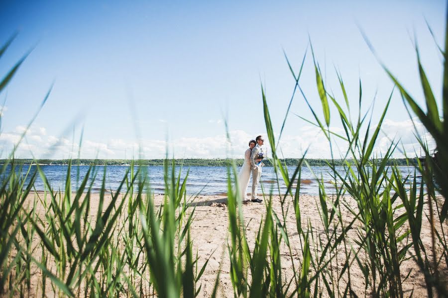 Wedding photographer Nata Rolyanskaya (natarolianskii). Photo of 12 July 2015