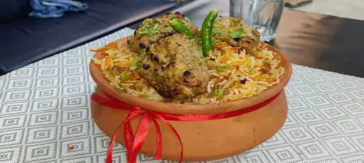 Chicken Pahadi Tikka Handi Biryani