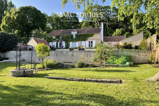 Maison avec piscine et jardin