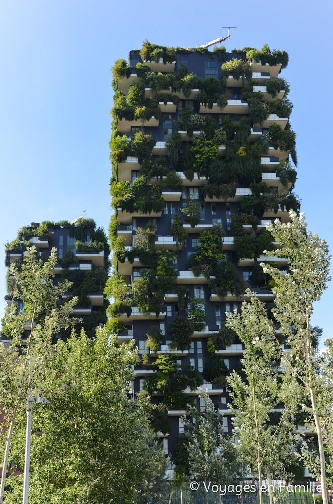 Milan Piazza Gae Aulenti - Bosco Verticale