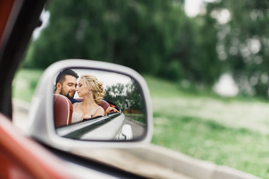 Fotógrafo de casamento Alena Parfenova (lyova). Foto de 27 de julho 2017