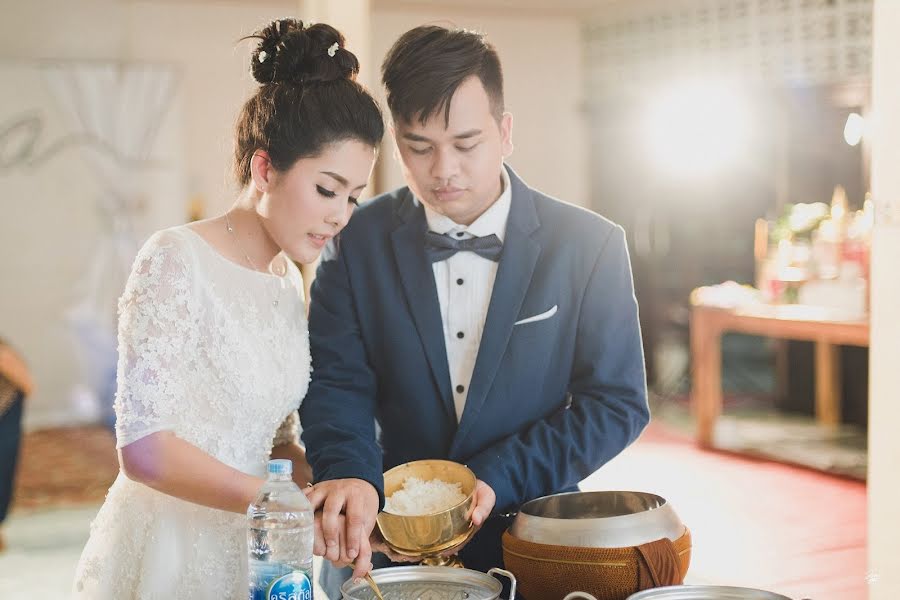 婚礼摄影师Pongpisut Jantamala（jamejumppisut）。2020 9月8日的照片