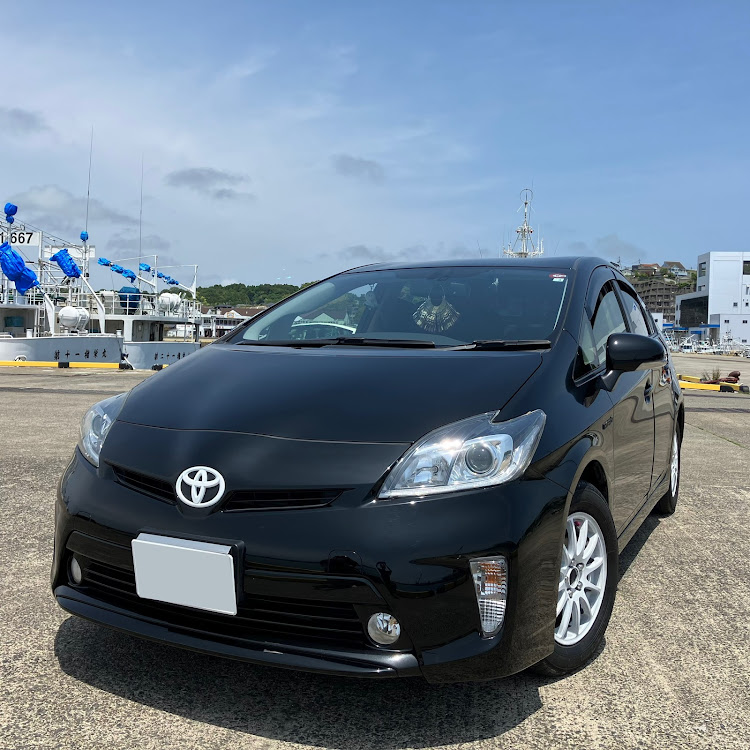 あやなさんが投稿した30プリウス・LEDフォグ・彼女の愛車・洗車・海に関するカスタム事例の投稿画像1枚目
