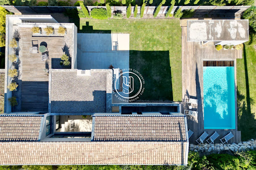 Maison avec piscine et terrasse 1