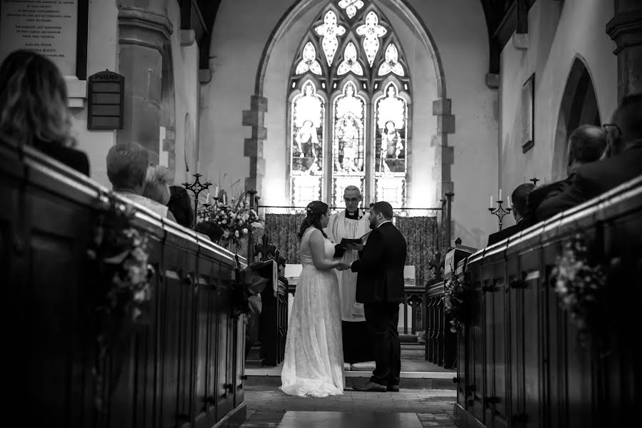 Fotografo di matrimoni Claire Pulman (clairepulmanph). Foto del 1 luglio 2019