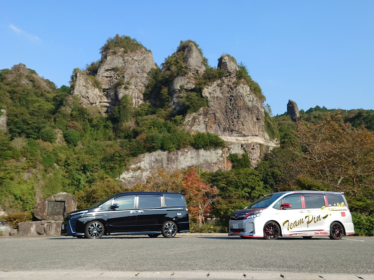 ヴォクシーのチームピンスト・ヴォクシー 80・耶馬渓・耶馬渓青の洞門に関するカスタム事例の投稿画像7枚目