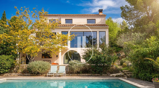 Villa with pool and terrace 2