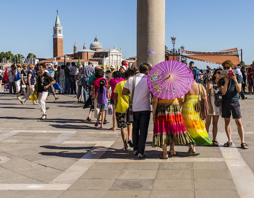 Turisti a Piazza San Marco di Paolo Atzeni