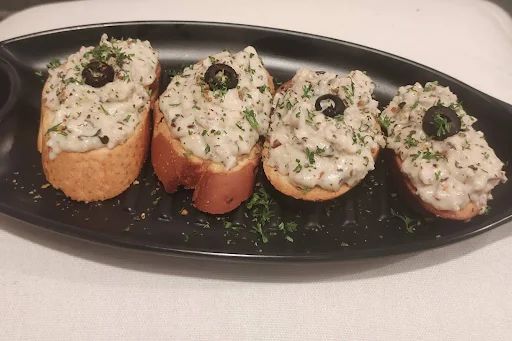 Chicken Crostini