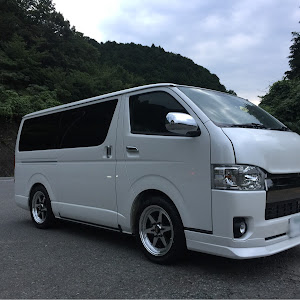 ハイエースバン GDH206V