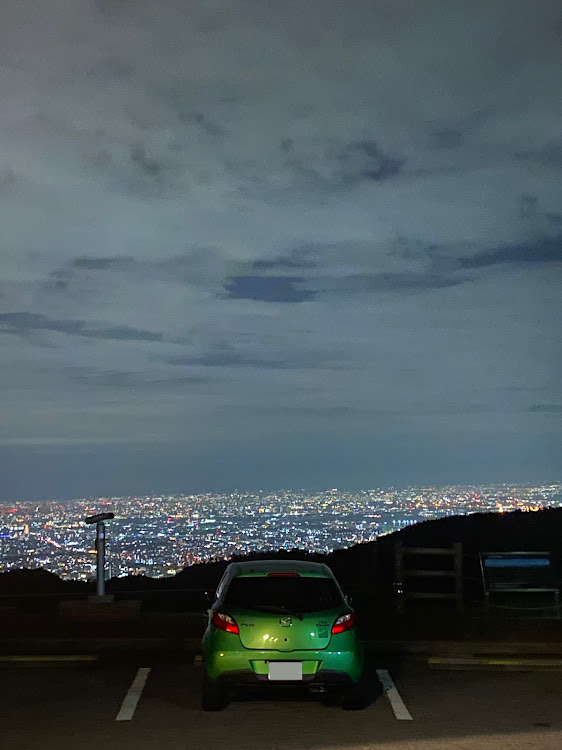 デミオのデミちゃん・ﾃﾞﾐﾃﾞﾐﾃﾞﾐﾃﾞﾐ・夜ドライブ・東六甲展望台・さむかったに関するカスタム事例の投稿画像1枚目