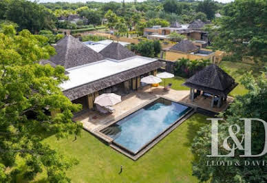 Maison avec piscine et terrasse 20