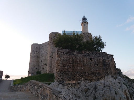 Faro de Castro Urdiales