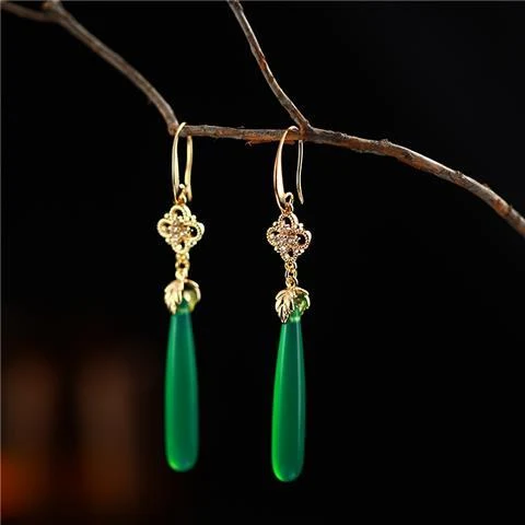 Groene agaat waterdruppel oorbellen, een elegante en natuurlijke toevoeging. Perfect voor dagelijks gebruik of speciale gelegenheden, een vleugje kleur.