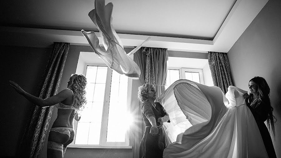 Fotógrafo de casamento Mariya Averina (avemaria). Foto de 27 de dezembro 2015