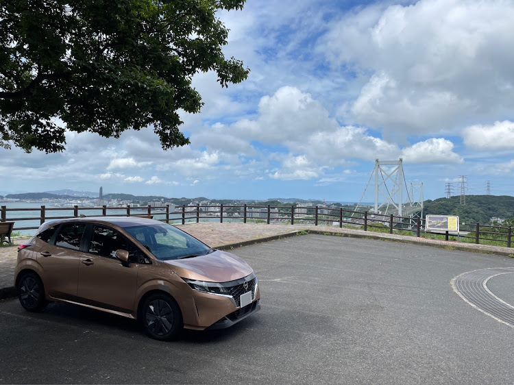スカイラインの日産グローバル本社・高塔山・関門橋とコラボ・門司港レトロ・ノート e-POWERに関するカスタム事例の投稿画像1枚目