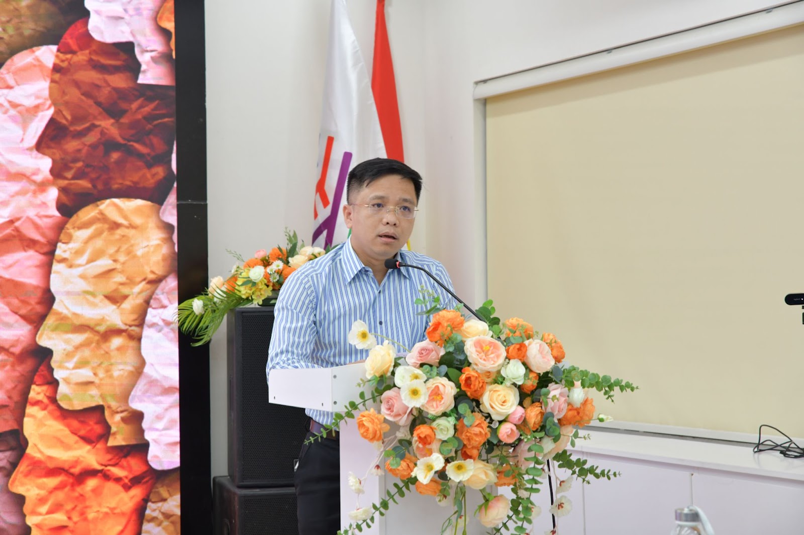 Mr. Bùi Thanh Tuấn, from the Institute of Strategy and Science of the Ministry of Public Security, with the presentation on 'Human Security and International Cooperation for Human Security in Vietnam.'