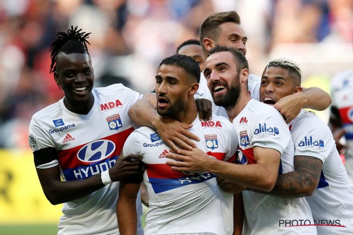 ? Beruchte viering van Lyon-speler Fekir zorgt voor navolging bij de fans