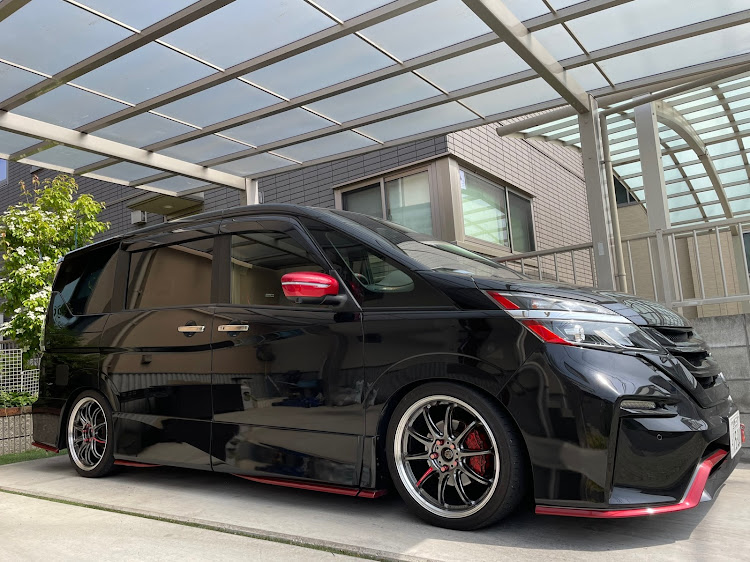 セレナのいつもイイネ&コメントありがとうございます🙇‍♂️・NISMO・車高調・車高調節に関するカスタム事例の投稿画像1枚目