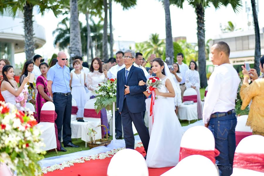 婚禮攝影師Ekapot Chaiwimol（fkstudio）。2020 9月7日的照片