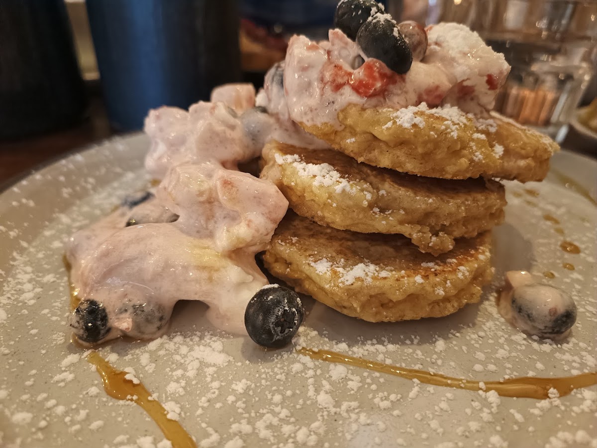 Oat pancakes with eton mess