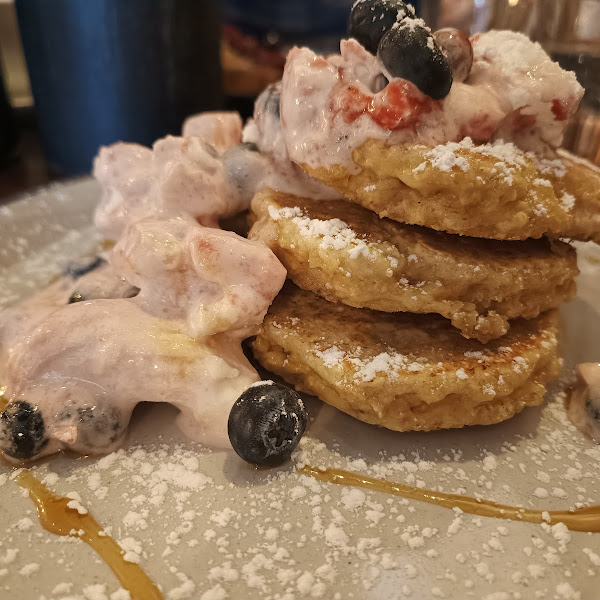 Oat pancakes with eton mess