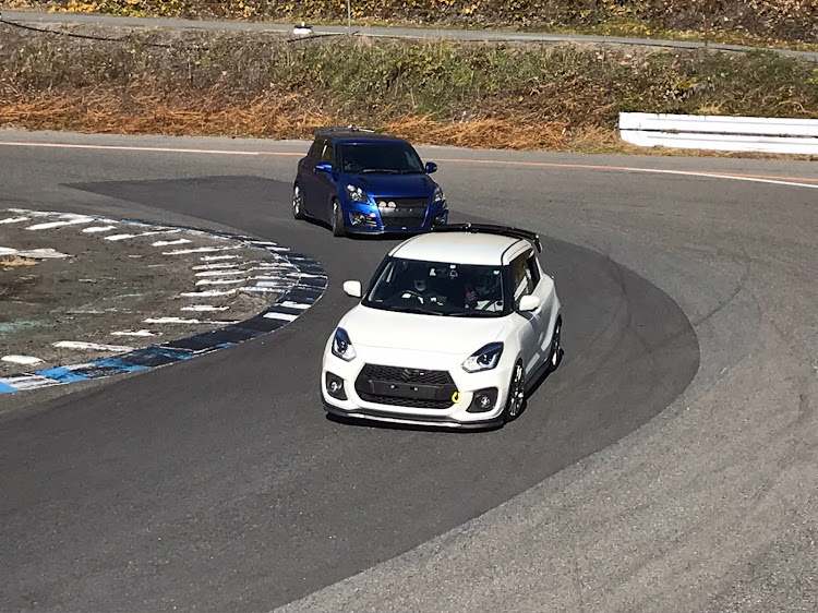 スイフトスポーツのマイペースがいいね😊・サーキット楽しい♪に関するカスタム事例の投稿画像3枚目