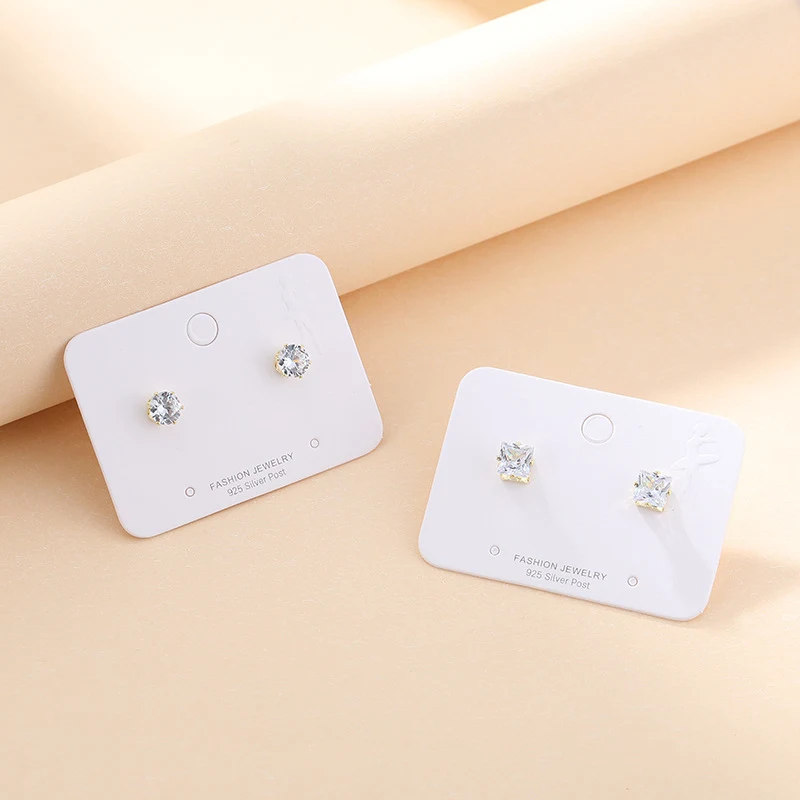 Damen Ohrringe – erschwinglicher Luxus-Schmuck. Einfaches, hochwertiges Design für einen stilvollen Auftritt. Entdecke elegante Accessoires.