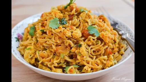 Egg Cheese Tadka Maggi Masala