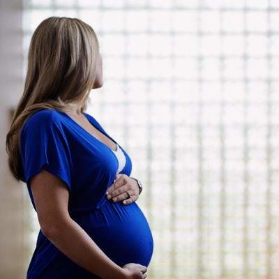 vi sao phu nu mang thai va sinh de de bi om